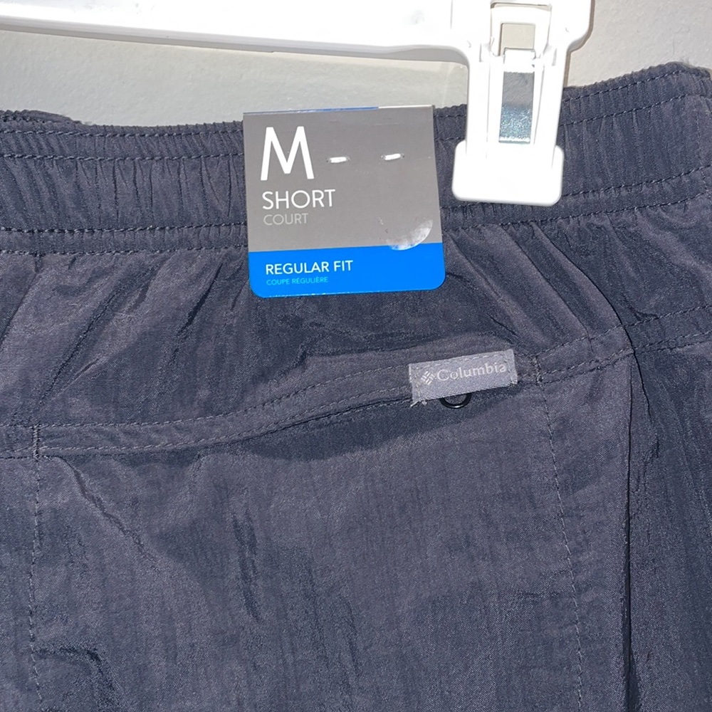 Columbia women’s shorts. Never worn. Tags on. Womens medium. Good condition. - Picture 6 of 7